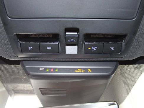 Used 2023 MAZDA MAZDA3 s FWD image 22