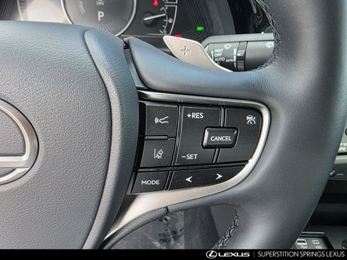 Used 2025 Lexus ES 300h w/ Premium Package FWD image 27