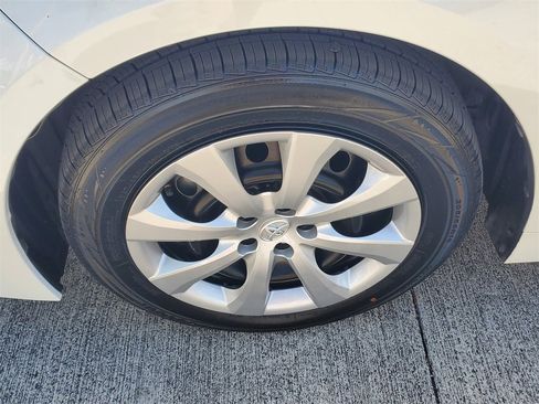 Used 2021 Toyota Corolla SE image 4