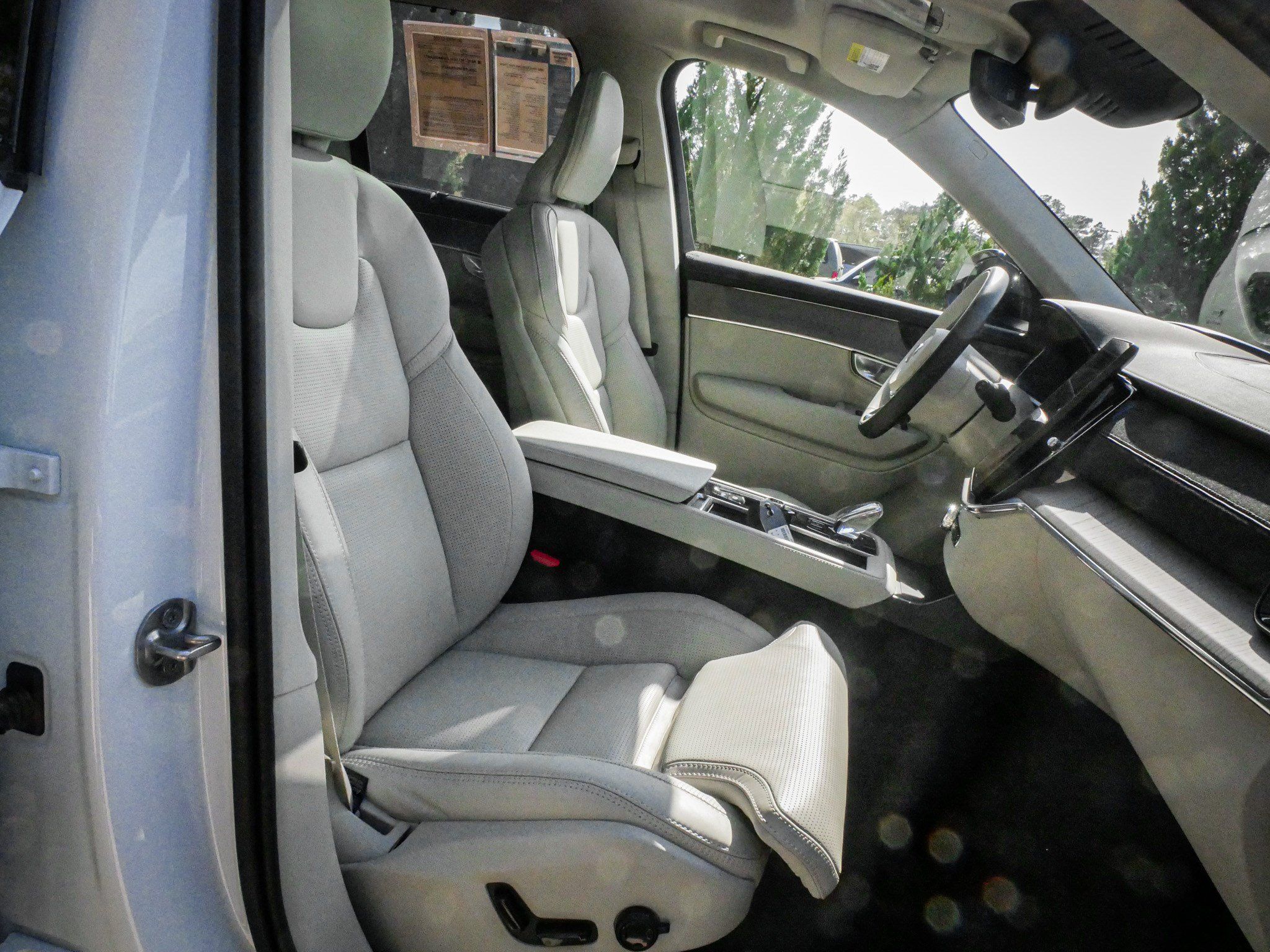 Used 2026 Volvo XC90 B6 Ultra w/ Protection Package Premier AWD/4WD image 34