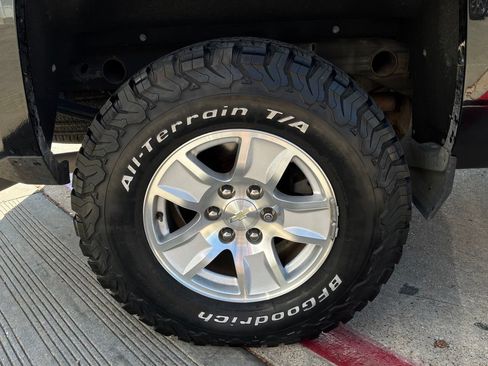 Used 2018 Chevrolet Silverado 1500 LT w/ All Star Edition AWD/4WD image 9