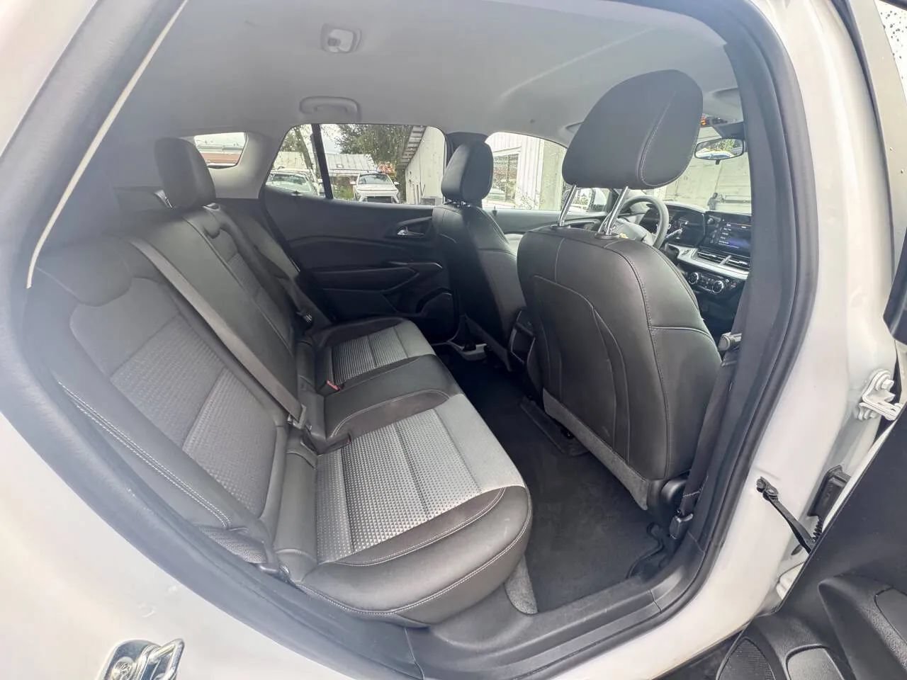 Used 2026 Chevrolet Trax LT FWD image 17