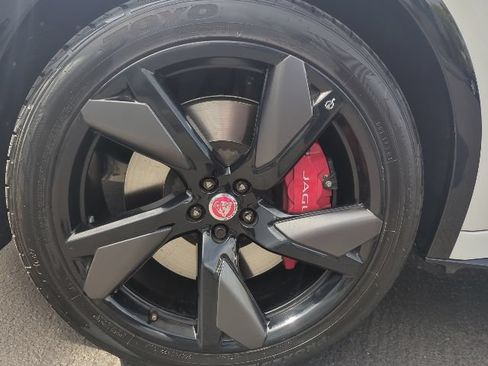Used 2022 Jaguar F-PACE SVR AWD/4WD image 10