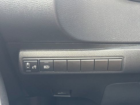 Used 2023 Toyota Corolla LE image 21