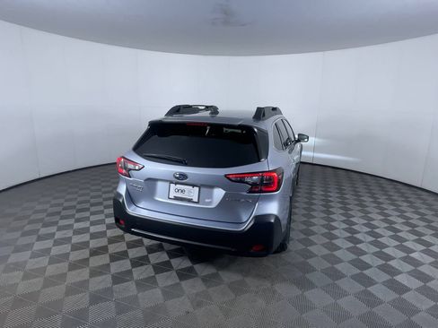 Used 2024 Subaru Outback Premium AWD/4WD image 8
