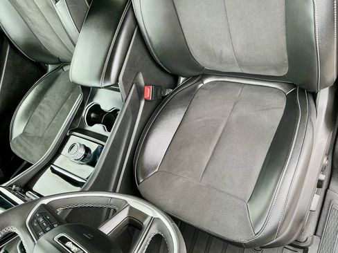 Used 2024 Jeep Grand Cherokee L Altitude image 43