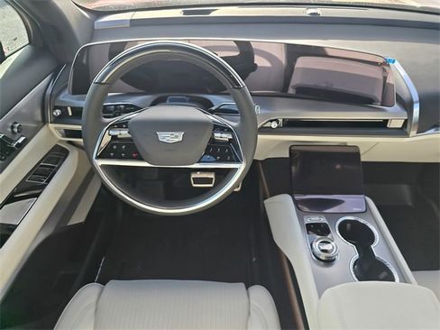 New 2026 Cadillac Vistiq Sport w/ LPO, Floor Liner Package image 16