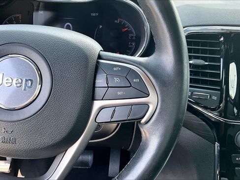 Used 2019 Jeep Grand Cherokee Altitude RWD image 23