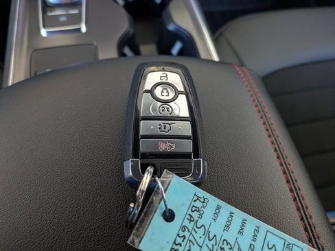 Certified 2024 Ford Edge ST-Line image 31