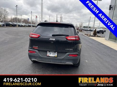 Used 2018 Jeep Cherokee Limited image 12
