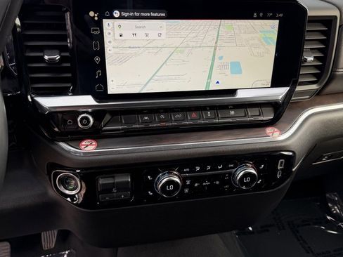 Used 2025 GMC Sierra 1500 SLT image 12