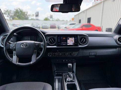Used 2019 Toyota Tacoma TRD Off-Road AWD/4WD image 26