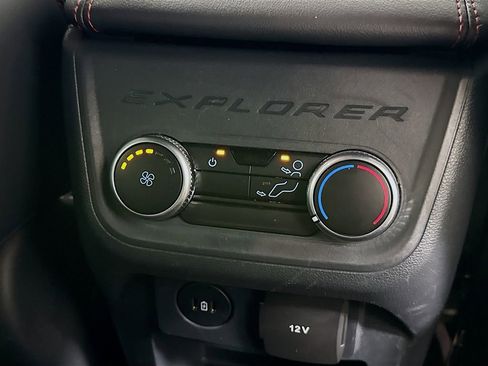 Used 2025 Ford Explorer ST-Line w/ ST-Line Street Pack AWD/4WD image 26