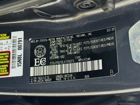 Used 2020 Toyota Sequoia Limited AWD/4WD image 36