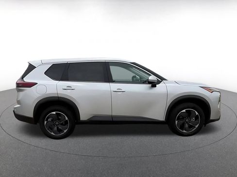 Used 2025 Nissan Rogue SV FWD image 16