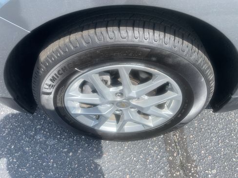 Certified 2024 Chevrolet Equinox LT FWD image 6