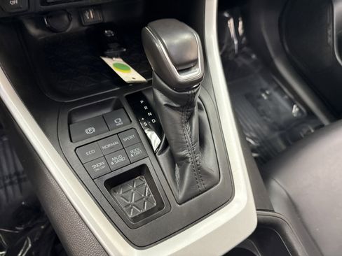 Used 2023 Toyota RAV4 XLE Premium image 35