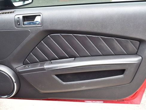 Used 2012 Ford Mustang Premium image 33