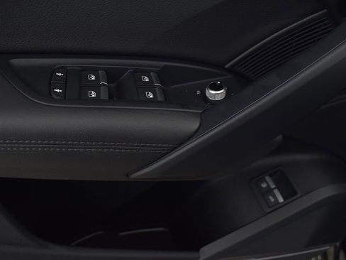 Used 2020 Audi Q5 e Prestige w/ Prestige Package image 13