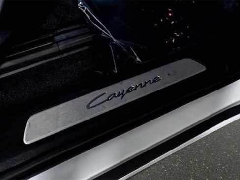 Used 2025 Porsche Cayenne Base image 66
