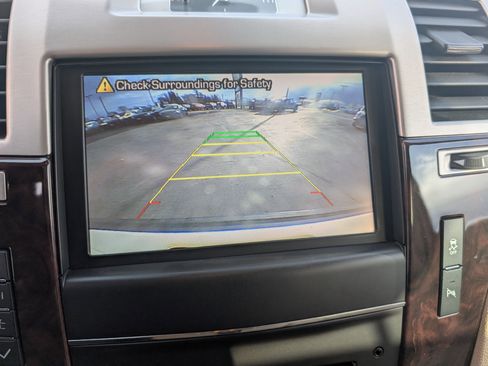 Used 2012 Cadillac Escalade Luxury image 22