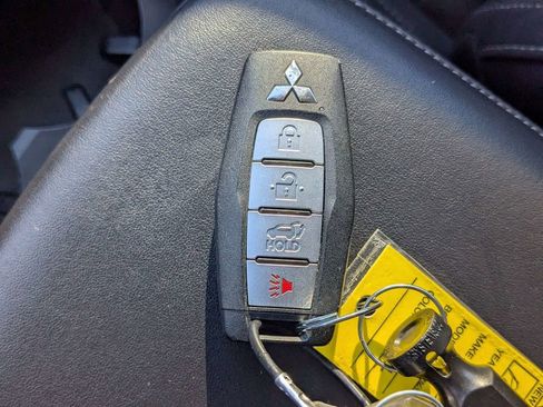 Used 2024 Mitsubishi Outlander SE image 33