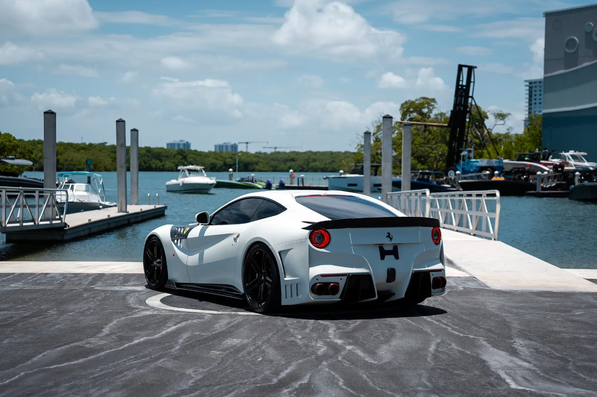 Used 2014 Ferrari F12 Berlinetta RWD image 7