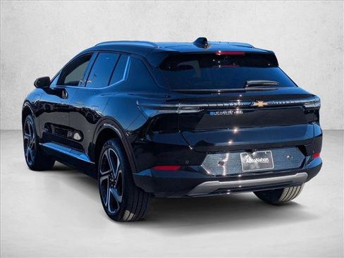 New 2026 Chevrolet Equinox EV LT image 9