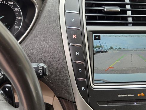 Used 2017 Lincoln MKX Select w/ Select Plus Package image 19