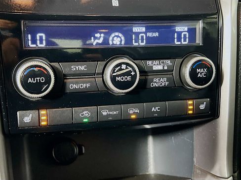 Used 2020 Subaru Ascent Limited w/ Technology Package image 16