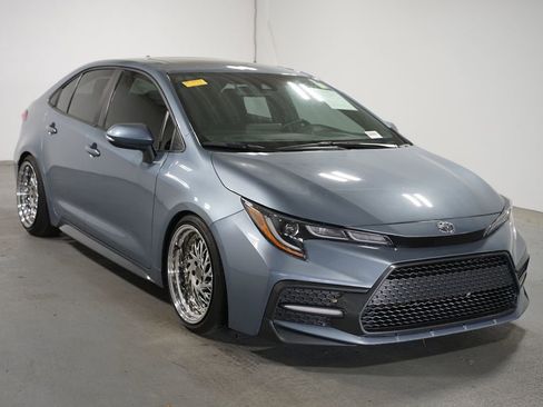 Used 2022 Toyota Corolla SE w/ SE Premium Package image 3