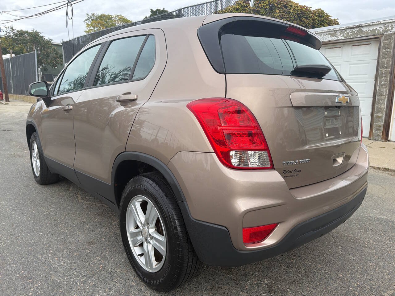 Used 2018 Chevrolet Trax LS AWD/4WD image 3