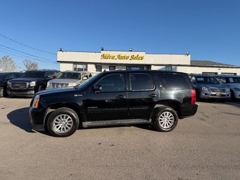 Used 2012 GMC Yukon 4WD Hybrid image 1