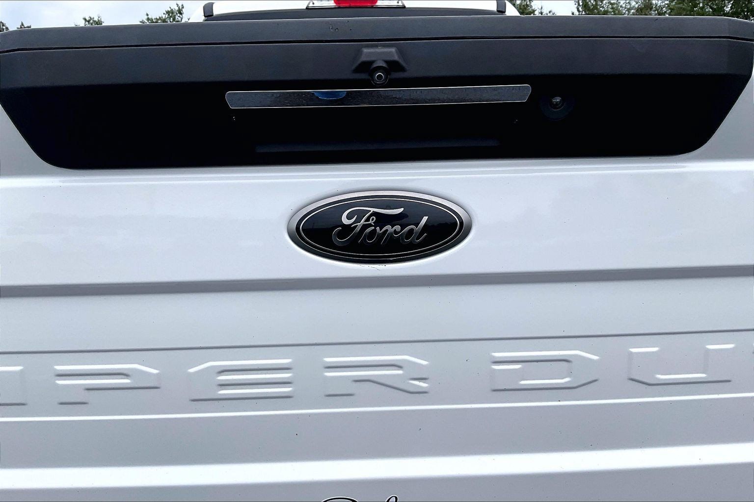 Used 2022 Ford F250 Lariat w/ Black Appearance Package AWD/4WD image 27