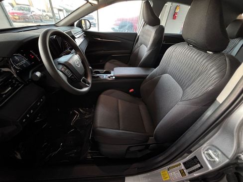 Used 2025 Toyota Camry LE image 29