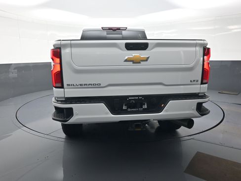 Used 2024 Chevrolet Silverado 2500 LTZ w/ LTZ Plus Package AWD/4WD image 4