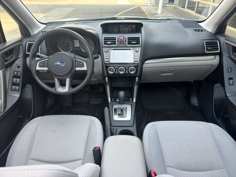 Used 2018 Subaru Forester 2.5i Premium w/ All-Weather Package AWD/4WD image 4