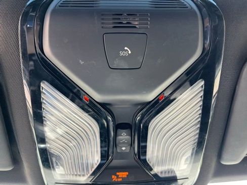 Used 2020 BMW 330i Sedan w/ M Sport Package RWD image 17