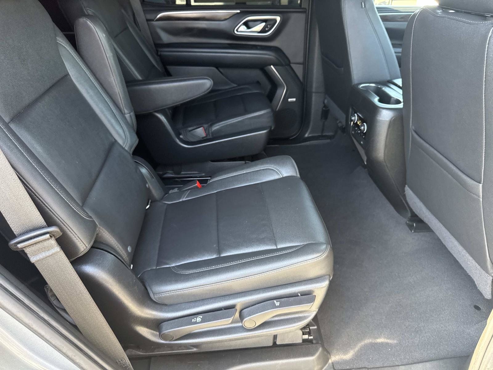 Used 2022 Chevrolet Tahoe Z71 w/ Z71 Off-Road Package AWD/4WD image 32