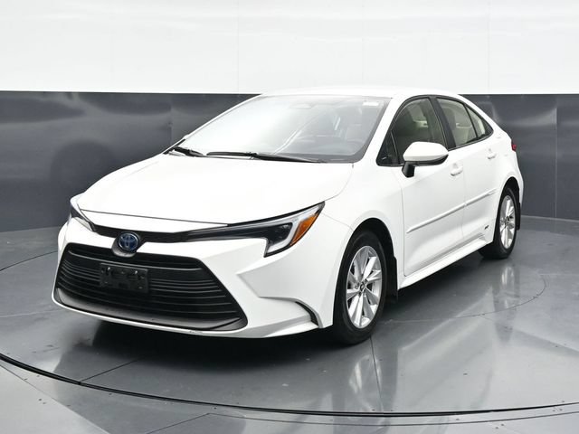 Used 2024 Toyota Corolla LE w/ LE Convenience Package AWD/4WD image 5