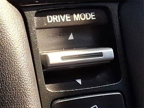 Used 2025 Honda HR-V LX image 23