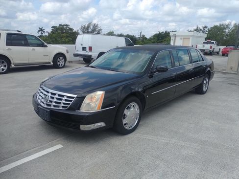 Used 2008 Cadillac DTS Limousine image 1