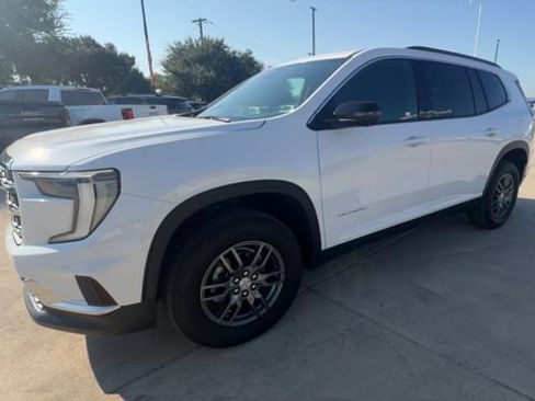 Certified 2025 GMC Acadia Elevation FWD image 4