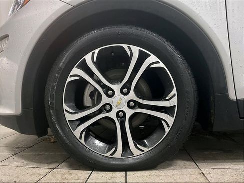 Used 2017 Chevrolet Bolt Premier w/ Driver Confidence II Package image 7