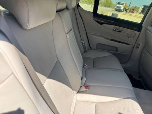 Used 2007 Lexus LS 460 image 17