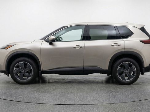 Used 2025 Nissan Rogue SV image 5