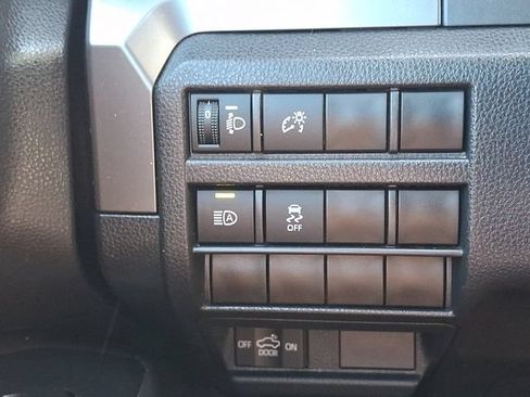 Certified 2025 Toyota Tacoma SR5 AWD/4WD image 23