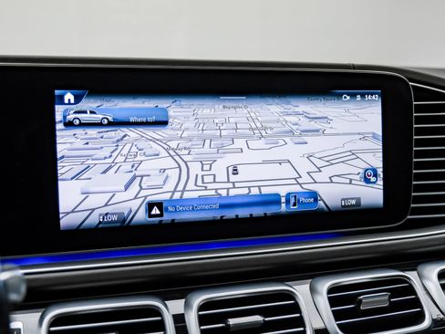 Used 2024 Mercedes-Benz Maybach GLS 600 4MATIC image 46