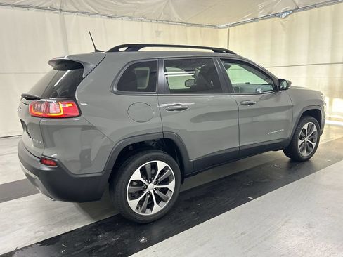 Used 2022 Jeep Cherokee Limited w/ Elite Package AWD/4WD image 2
