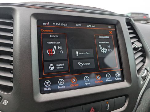 Used 2022 Jeep Cherokee Trailhawk image 27